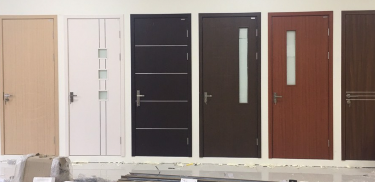 天然木門和木塑復(fù)合門：哪個(gè)是最佳選擇？